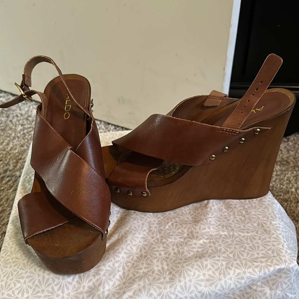 Aldo wooden heeled wedges
